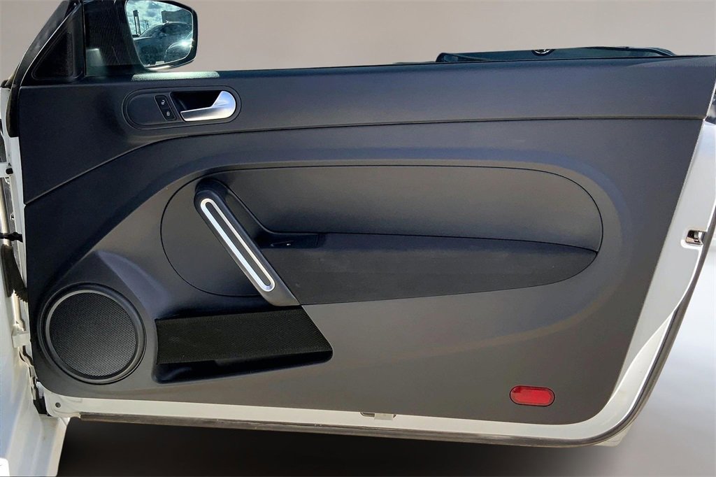 Used 2017 Volkswagen Beetle 1.8T S image 22