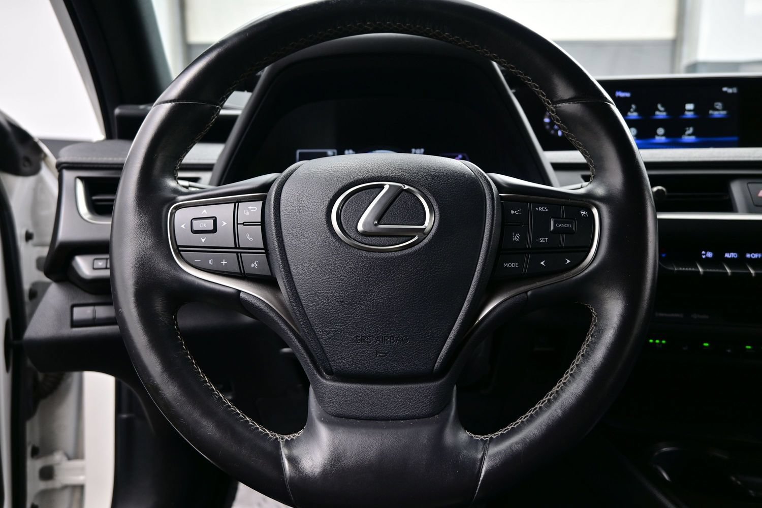 Used 2021 Lexus UX 250h w/ Premium Package AWD/4WD image 29