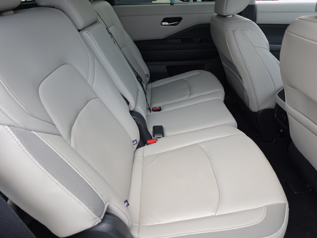 Certified 2023 Nissan Pathfinder SL AWD/4WD image 31