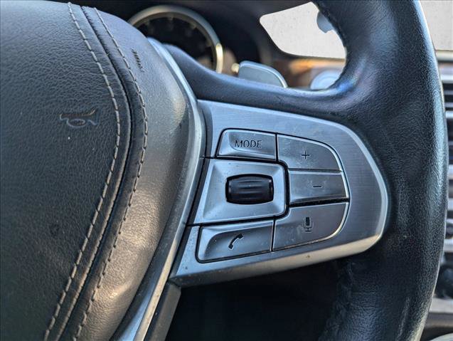 Used 2017 BMW 750i image 13