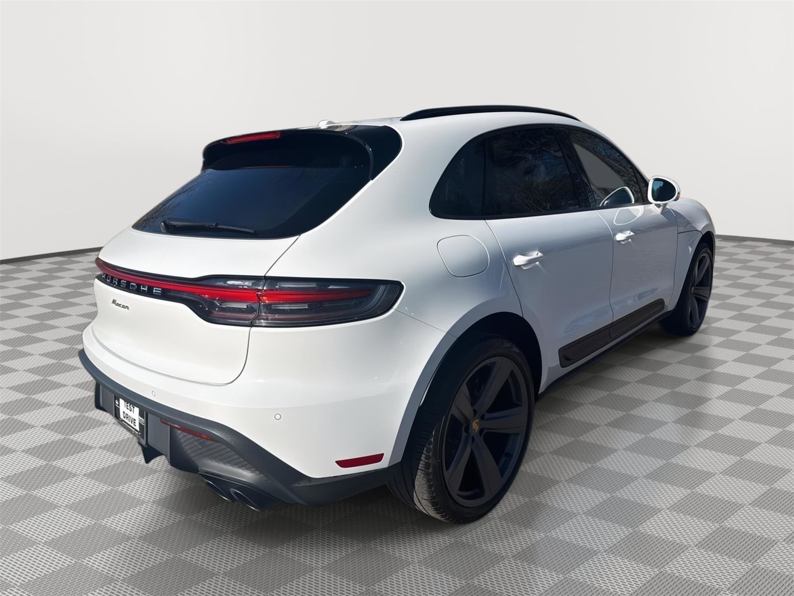 Used 2024 Porsche Macan w/ Premium Plus Package image 5