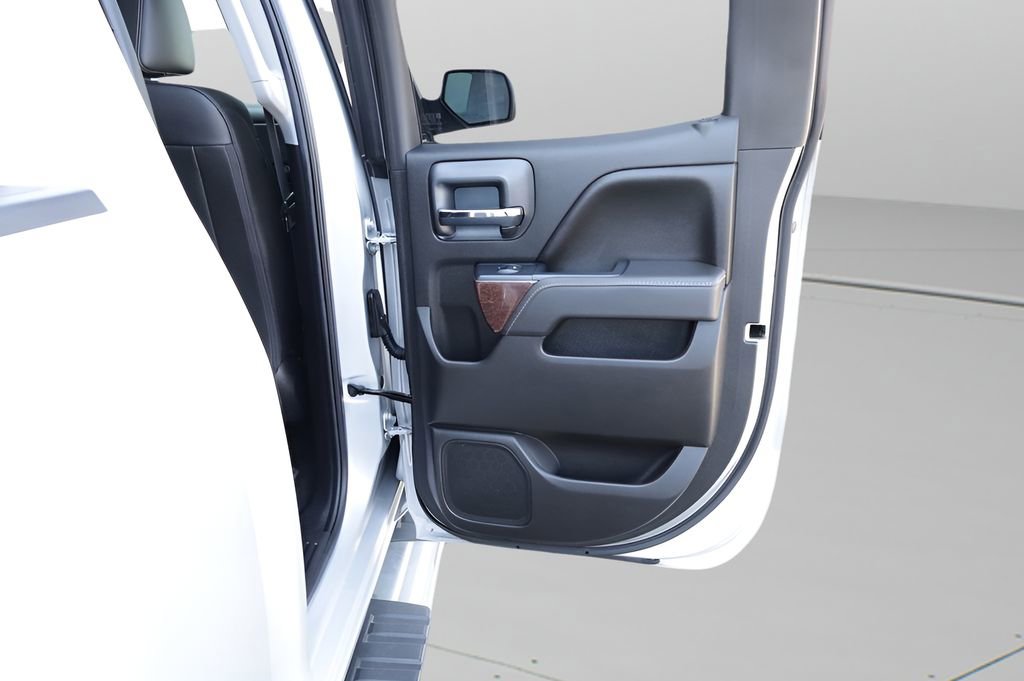 Used 2017 GMC Sierra 1500 SLT w/ SLT Premium Package AWD/4WD image 18