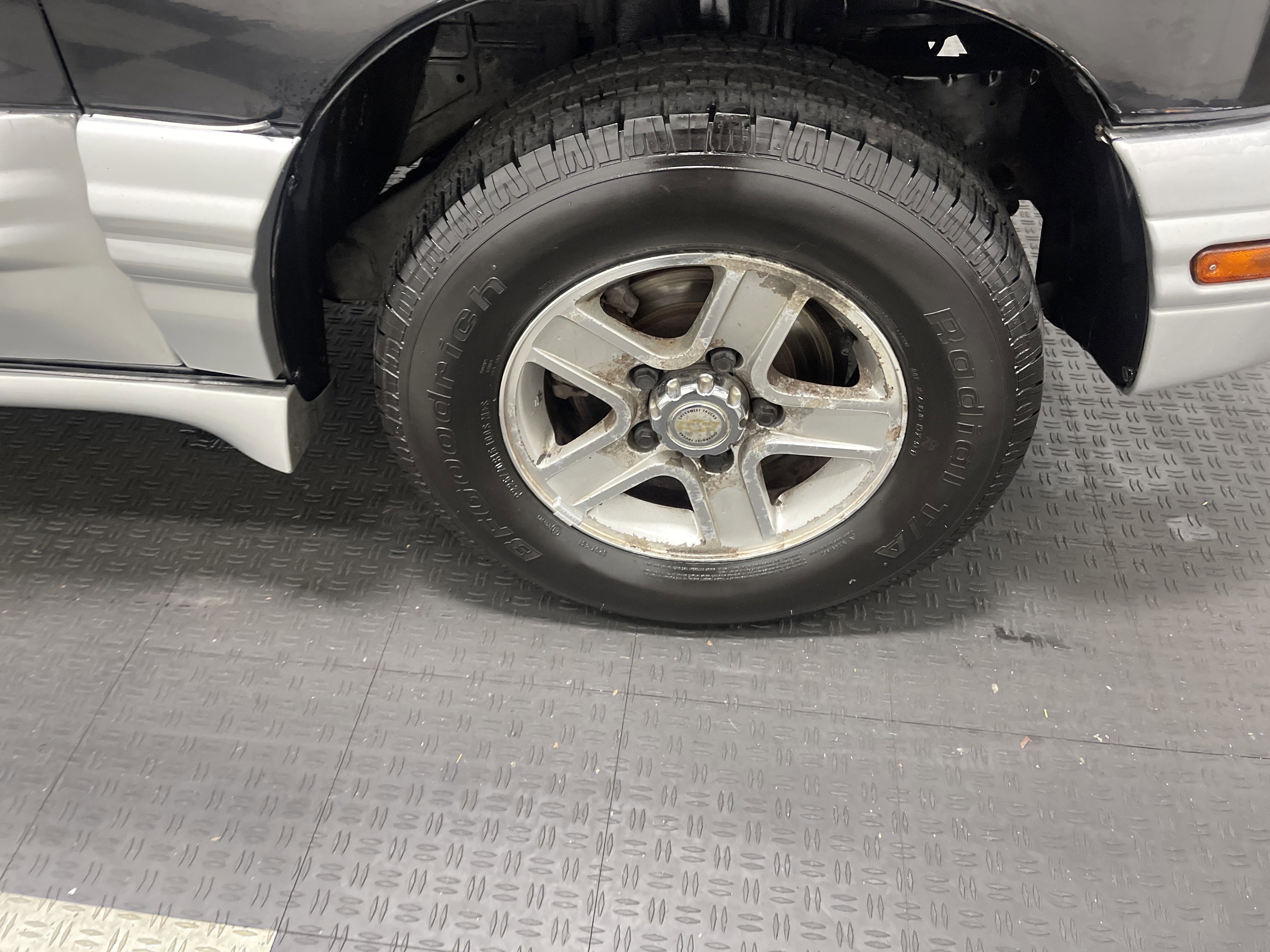 Used 2002 Chevrolet Tracker LT image 28