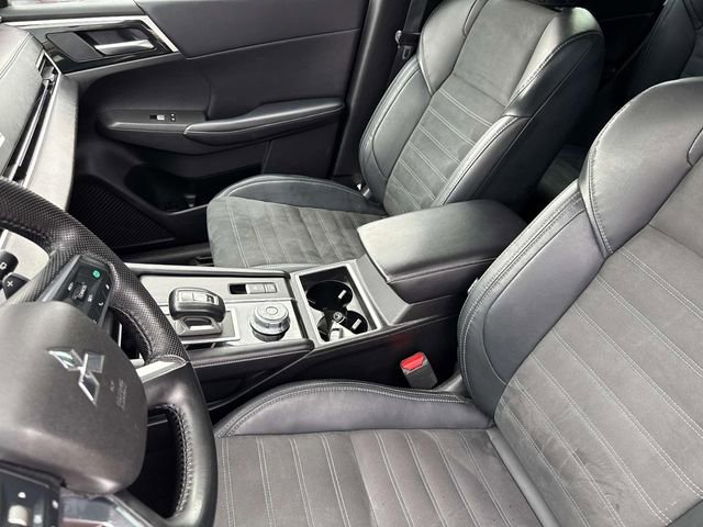 Used 2023 Mitsubishi Outlander SE image 18