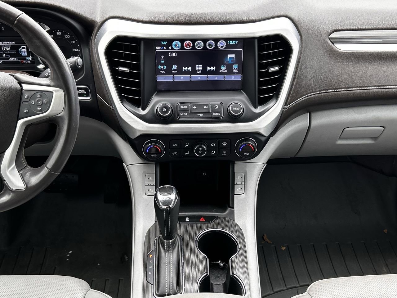 Used 2019 GMC Acadia SLT image 16