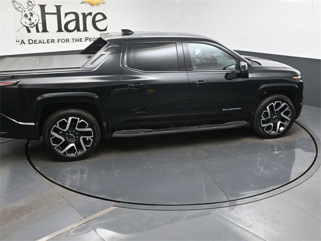 Certified 2024 Chevrolet Silverado EV RST image 37
