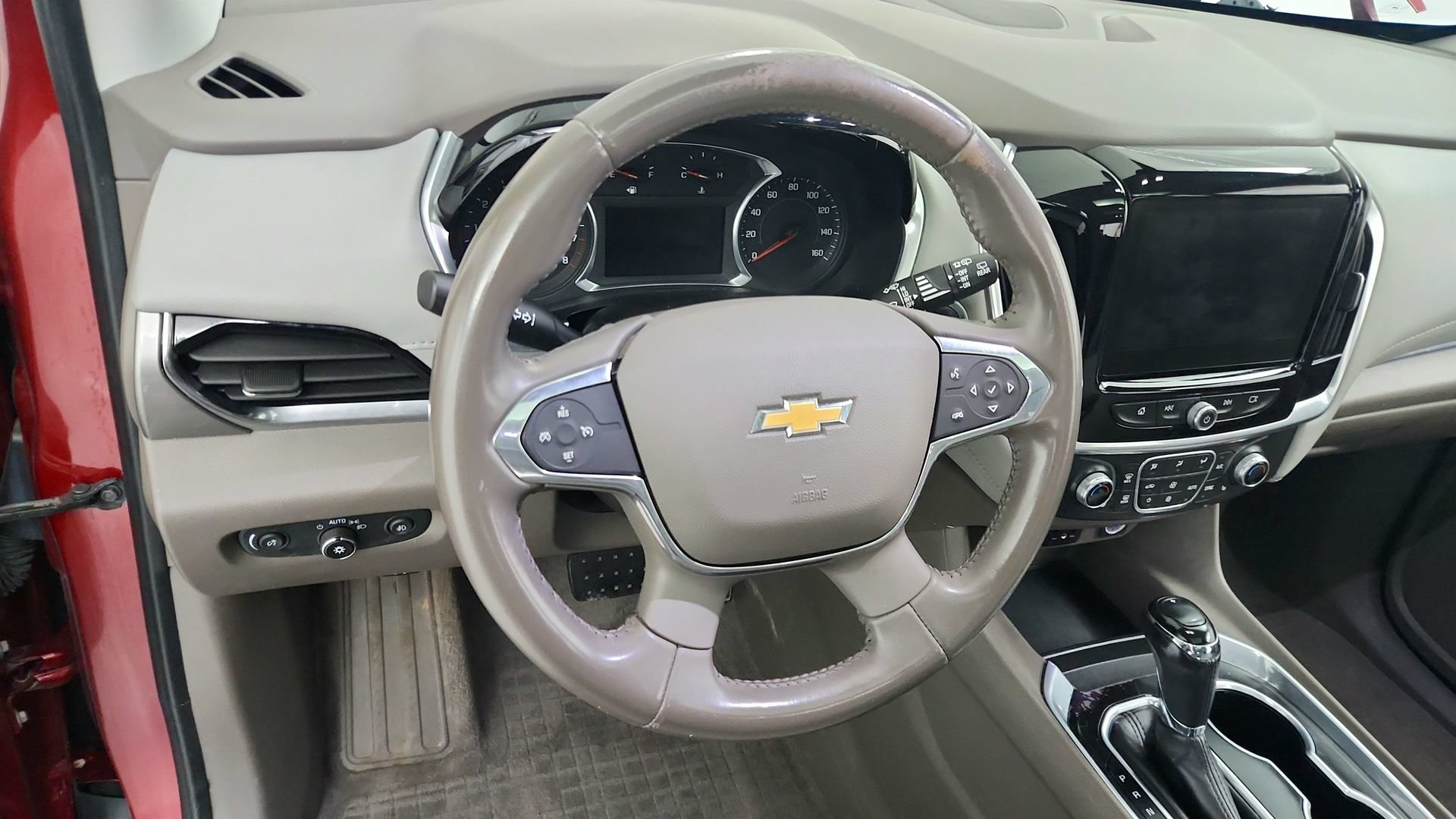 Used 2019 Chevrolet Traverse LT w/ LT Premium Package FWD image 18