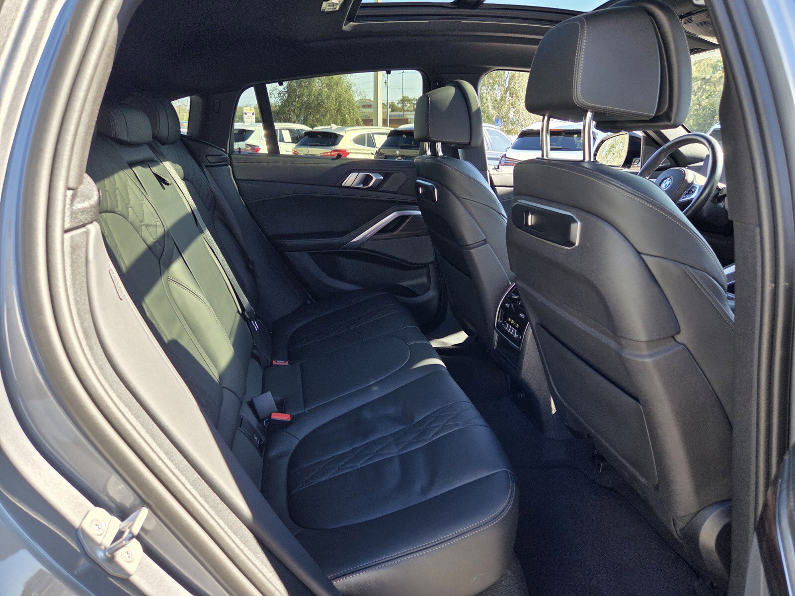 Certified 2024 BMW X6 xDrive40i w/ Premium Package image 16