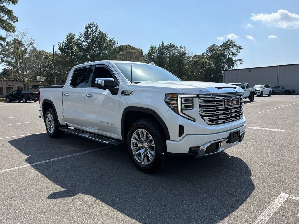 Used 2025 GMC Sierra 1500 Denali w/ Technology Package AWD/4WD image 4