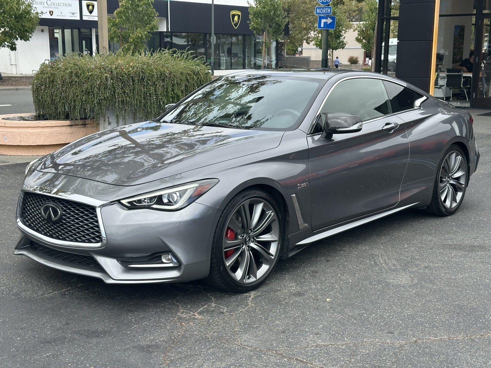 Used 2019 INFINITI Q60 Red Sport 400 w/ Cargo Package RWD image 3