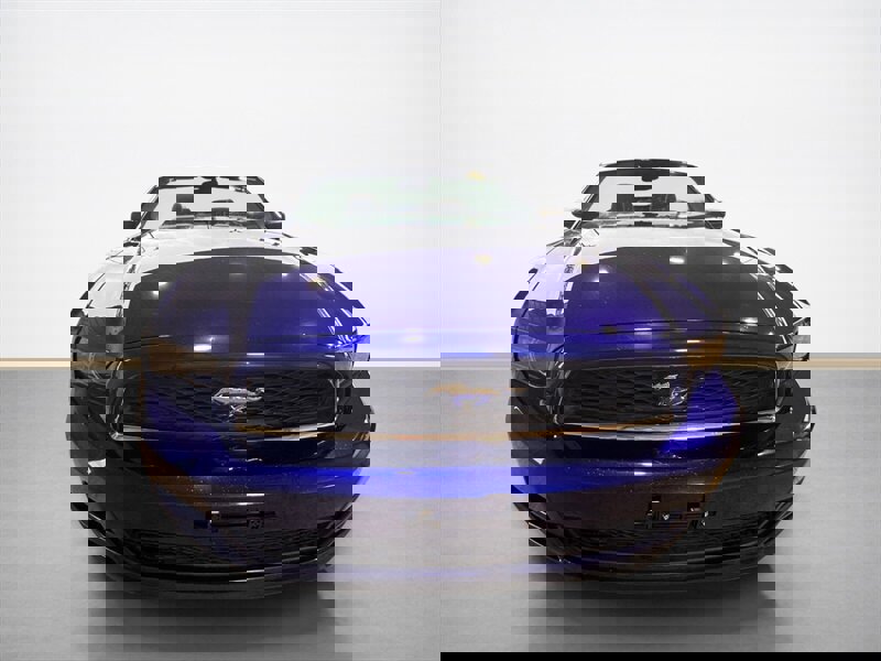 Used 2013 Ford Mustang Convertible image 9