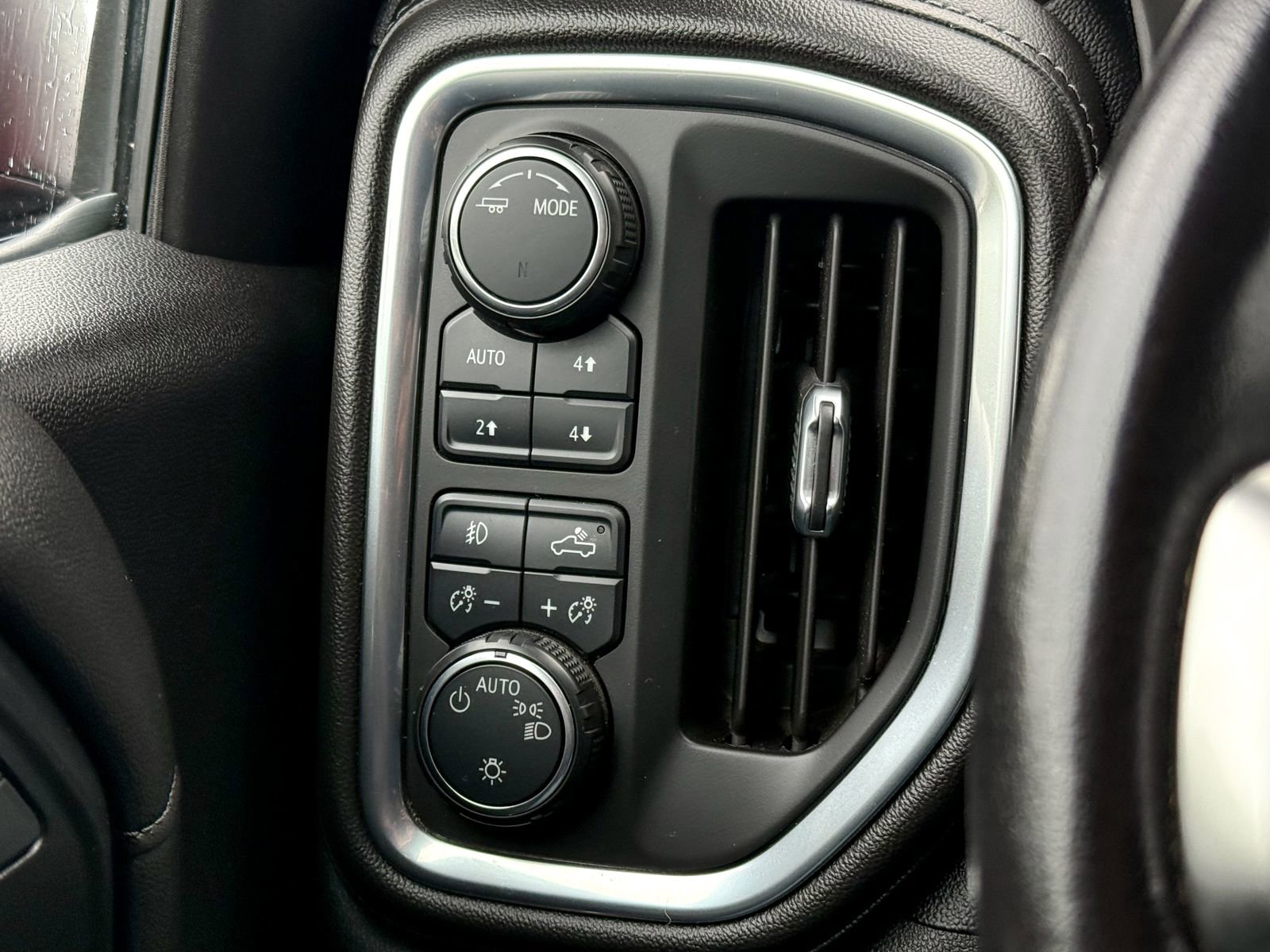 Certified 2020 Chevrolet Silverado 1500 RST w/ All-Star Edition AWD/4WD image 28