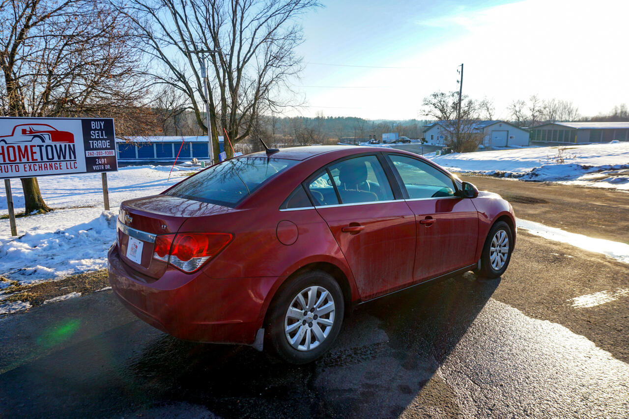 Used 2011 Chevrolet Cruze LT image 3