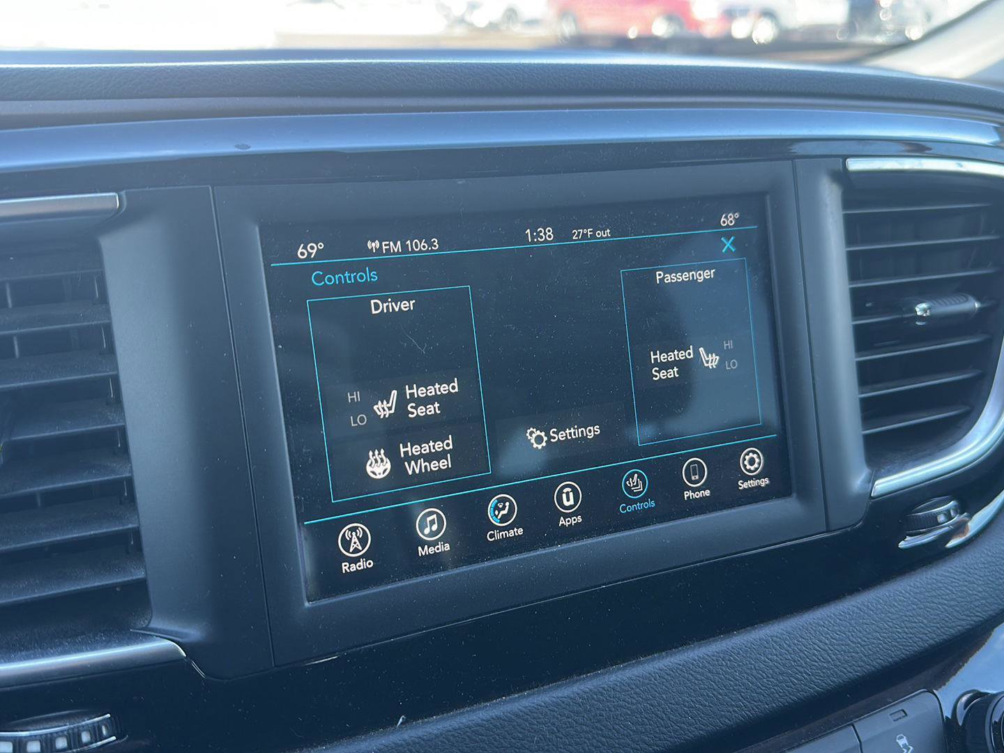 Used 2019 Chrysler Pacifica Touring Plus w/ Cold Weather Group image 18