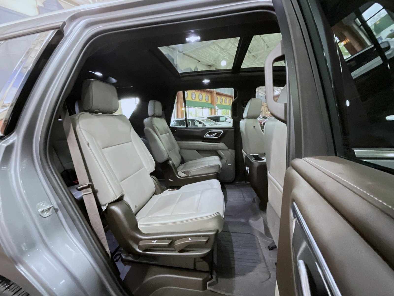 Certified 2021 GMC Yukon SLT w/ SLT Luxury Plus Package AWD/4WD image 18