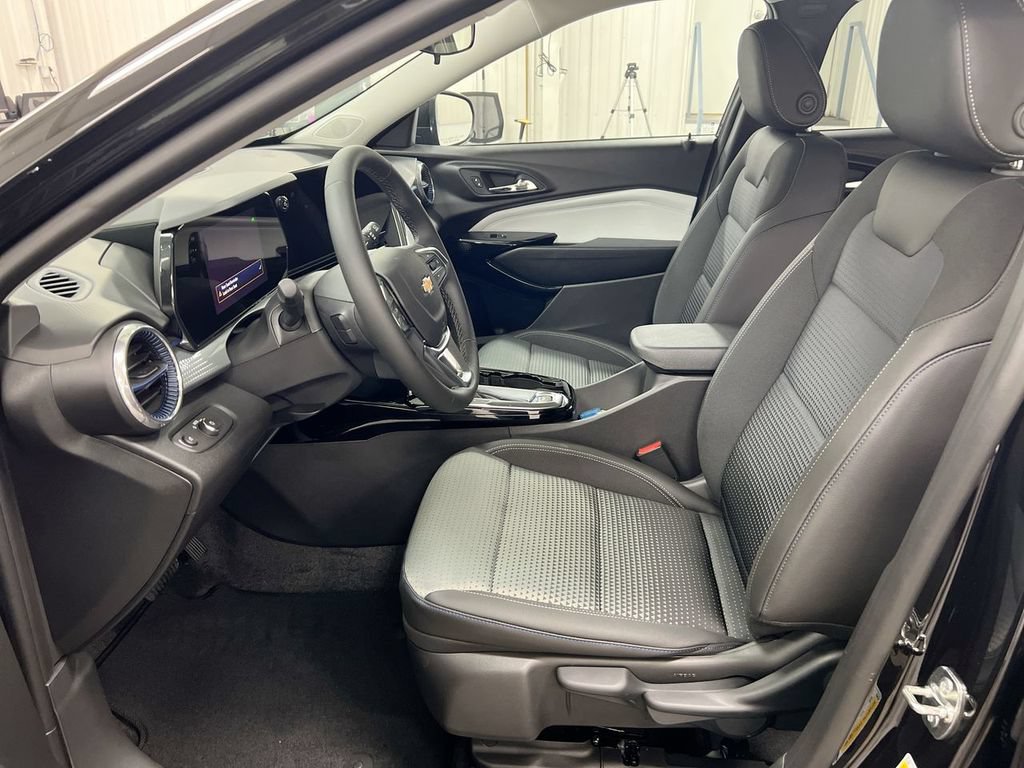 New 2026 Chevrolet Trax LT w/ LT Convenience Package FWD image 19