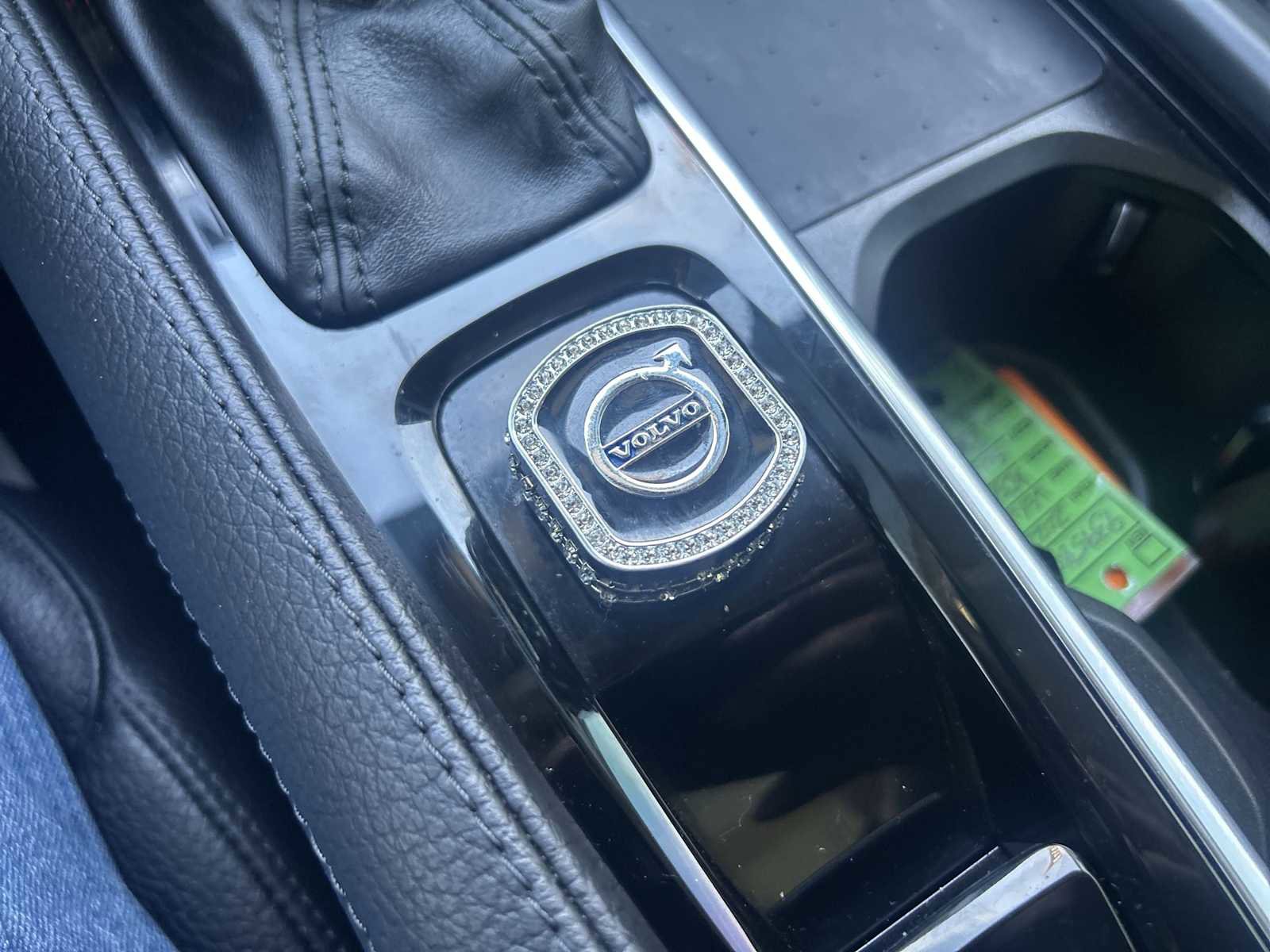 Used 2022 Volvo XC90 T6 Momentum w/ Climate Package image 17