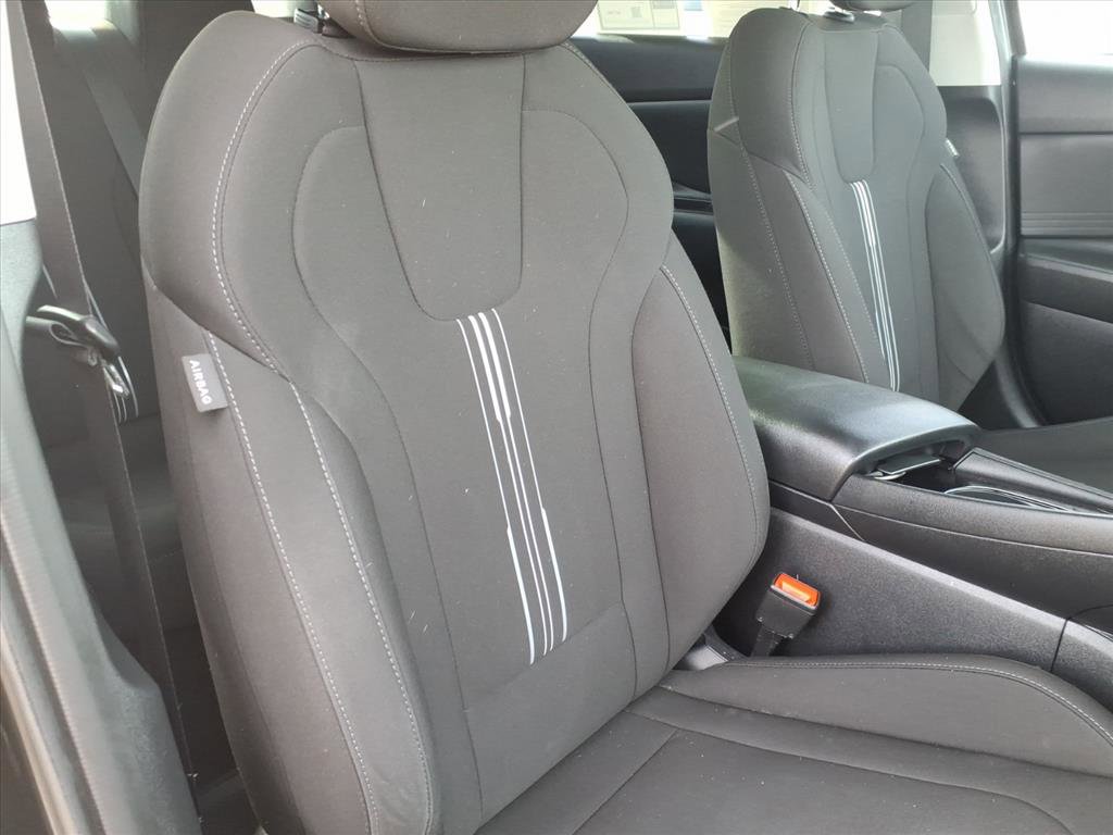 Certified 2023 Hyundai Elantra Blue image 12
