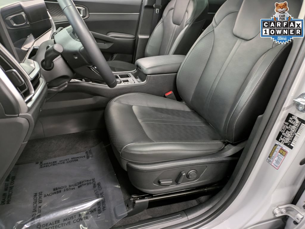 Certified 2024 Kia Sorento S w/ Panoramic Sunroof Package AWD/4WD image 11