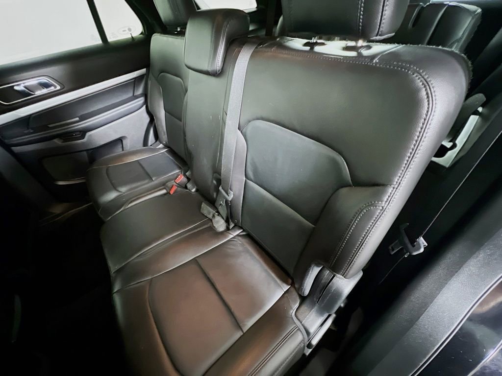 Used 2017 Ford Explorer XLT w/ Equipment Group 202A image 23