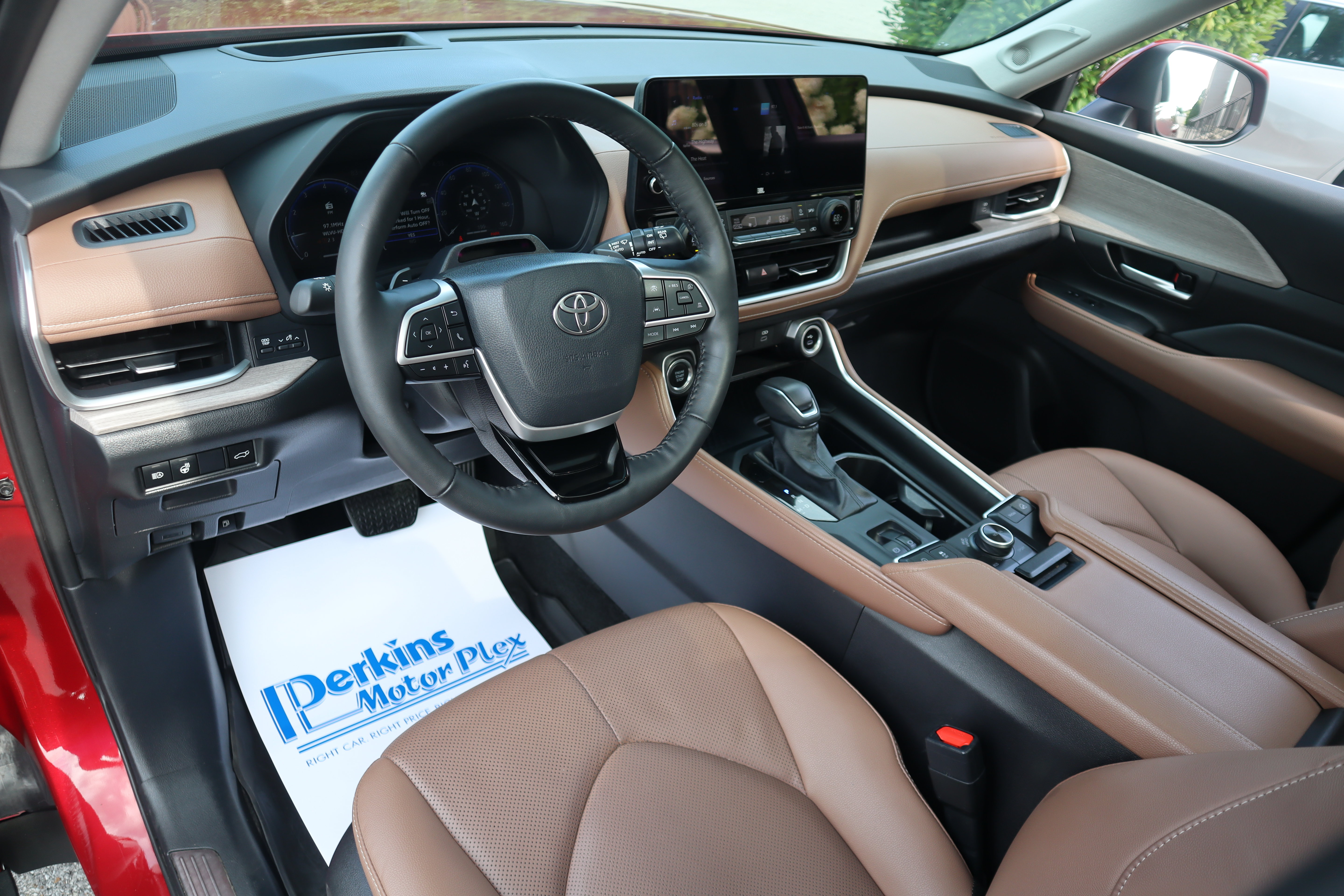 Used 2026 Toyota Grand Highlander AWD image 30