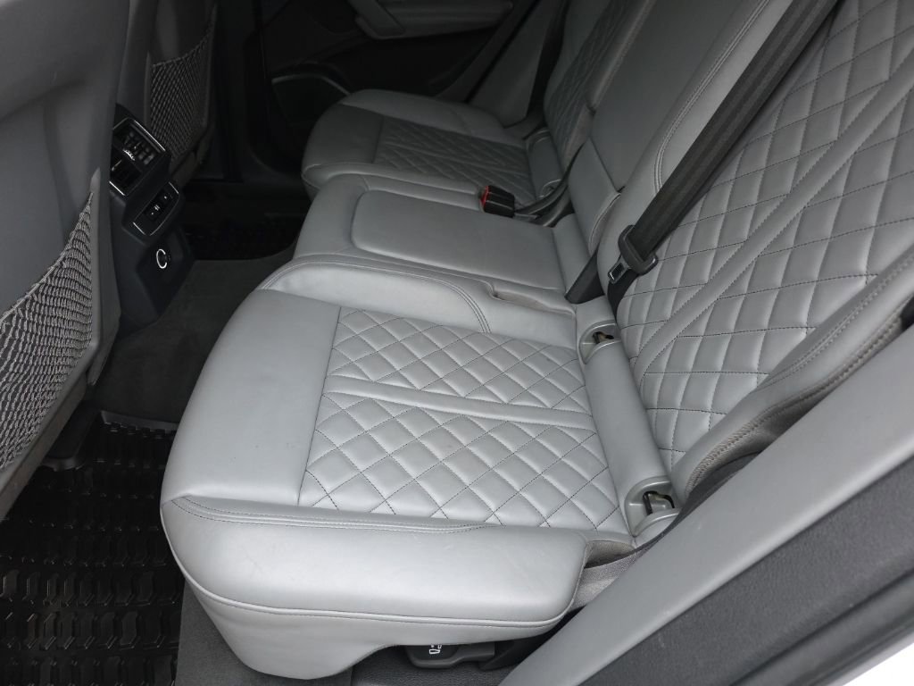 Used 2018 Audi SQ5 Premium Plus w/ Navigation Package AWD/4WD image 23
