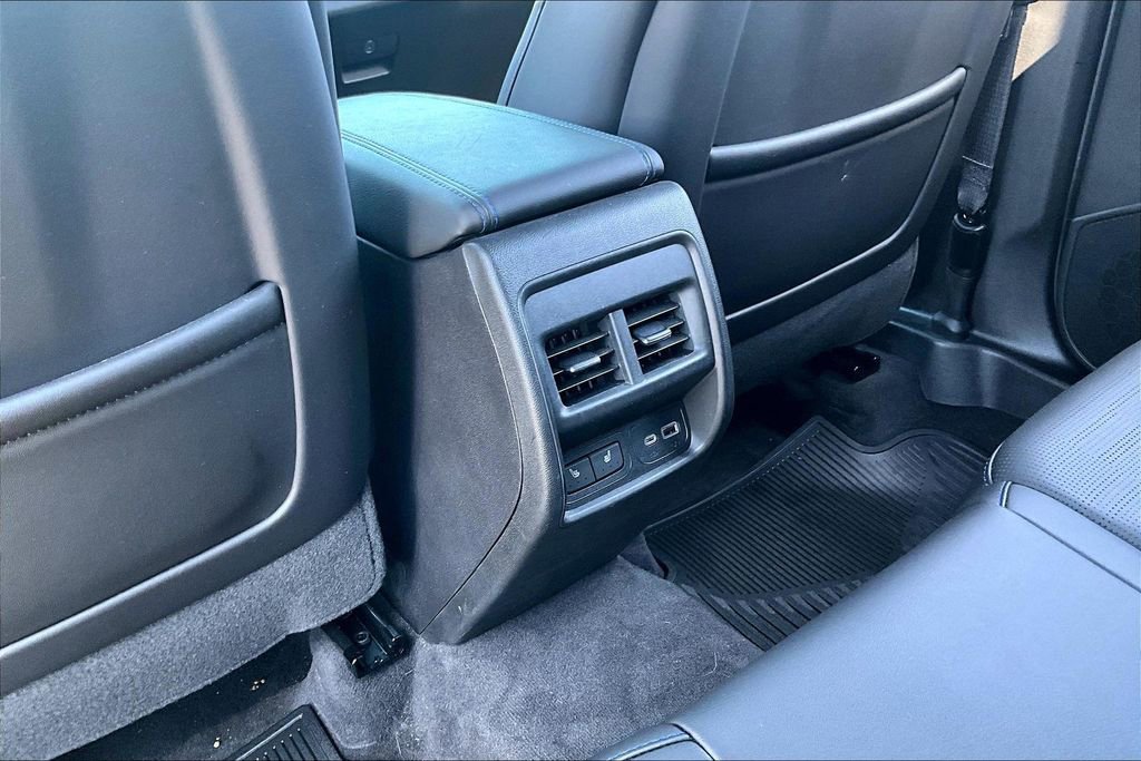 Used 2024 Cadillac XT4 Sport image 25