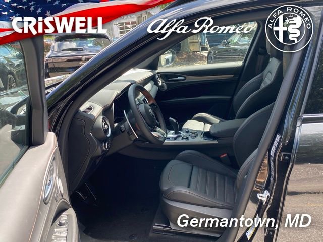 New 2025 Alfa Romeo Stelvio Sprint image 22