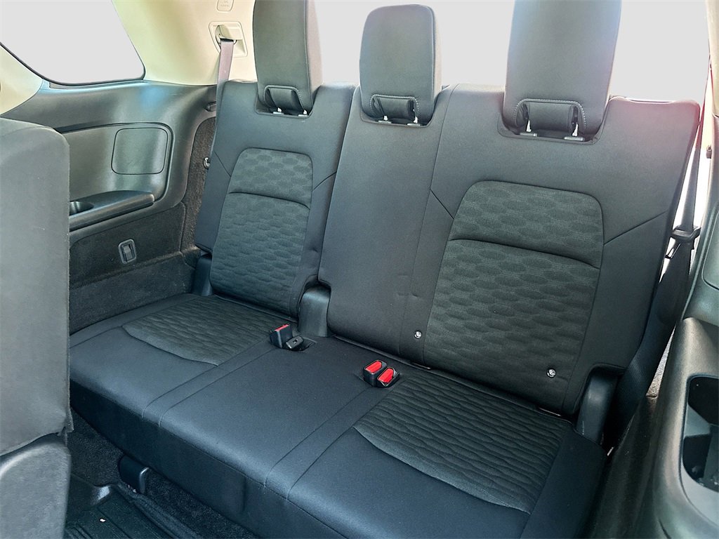 Used 2024 Nissan Pathfinder S image 26