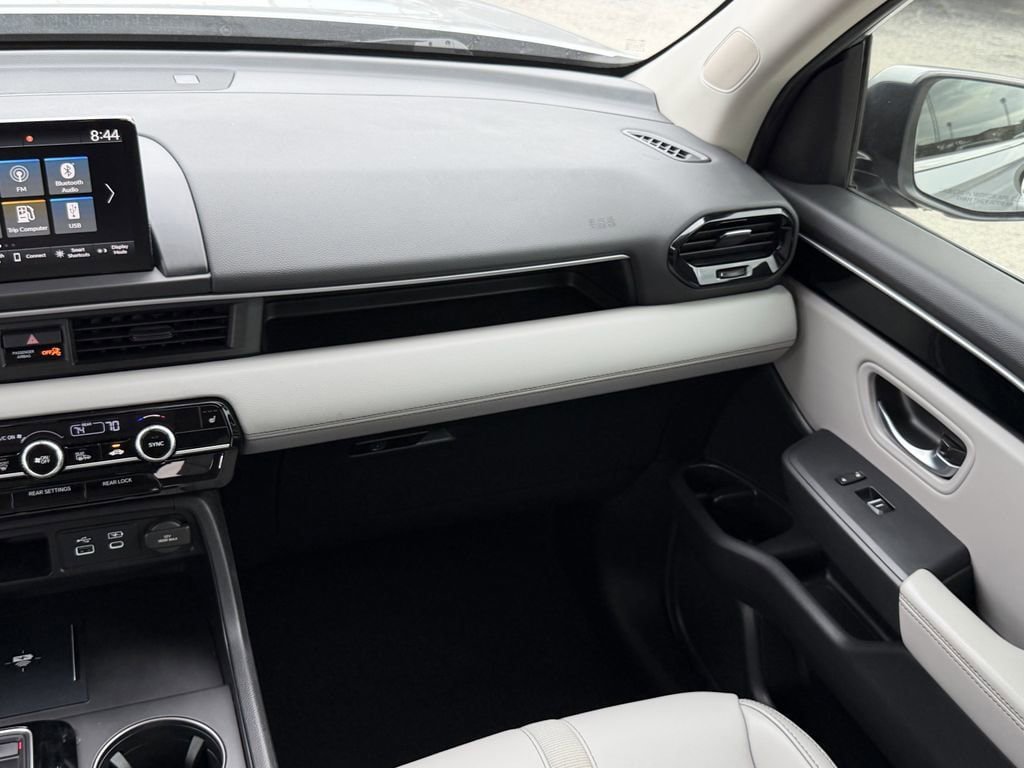 Used 2025 Honda Pilot EX-L image 17