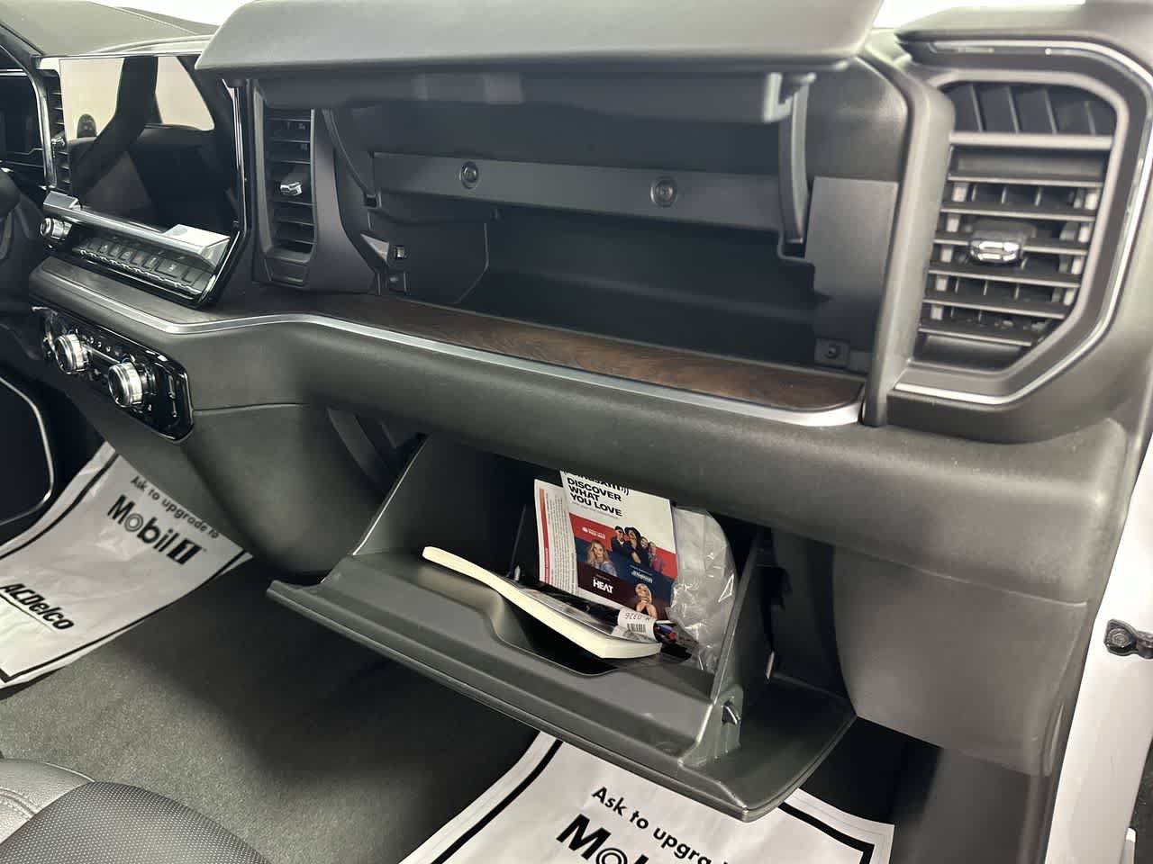 Used 2024 GMC Sierra 1500 SLT RWD image 18