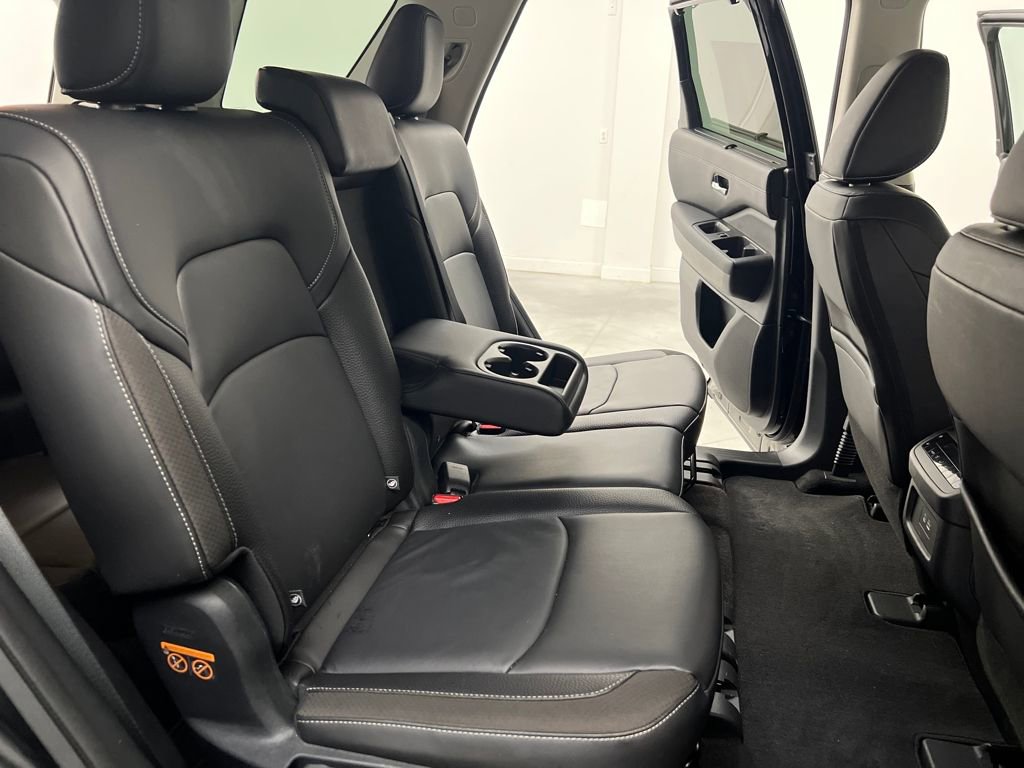 Used 2025 Nissan Pathfinder SL image 17