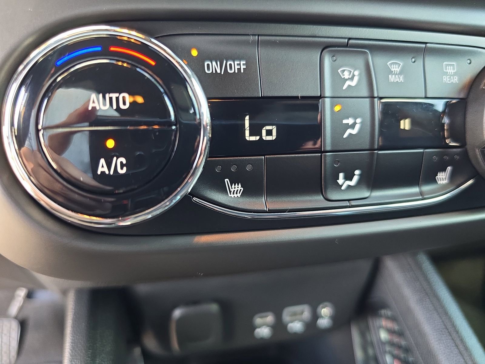 Used 2023 Chevrolet TrailBlazer RS w/ Convenience Package image 18