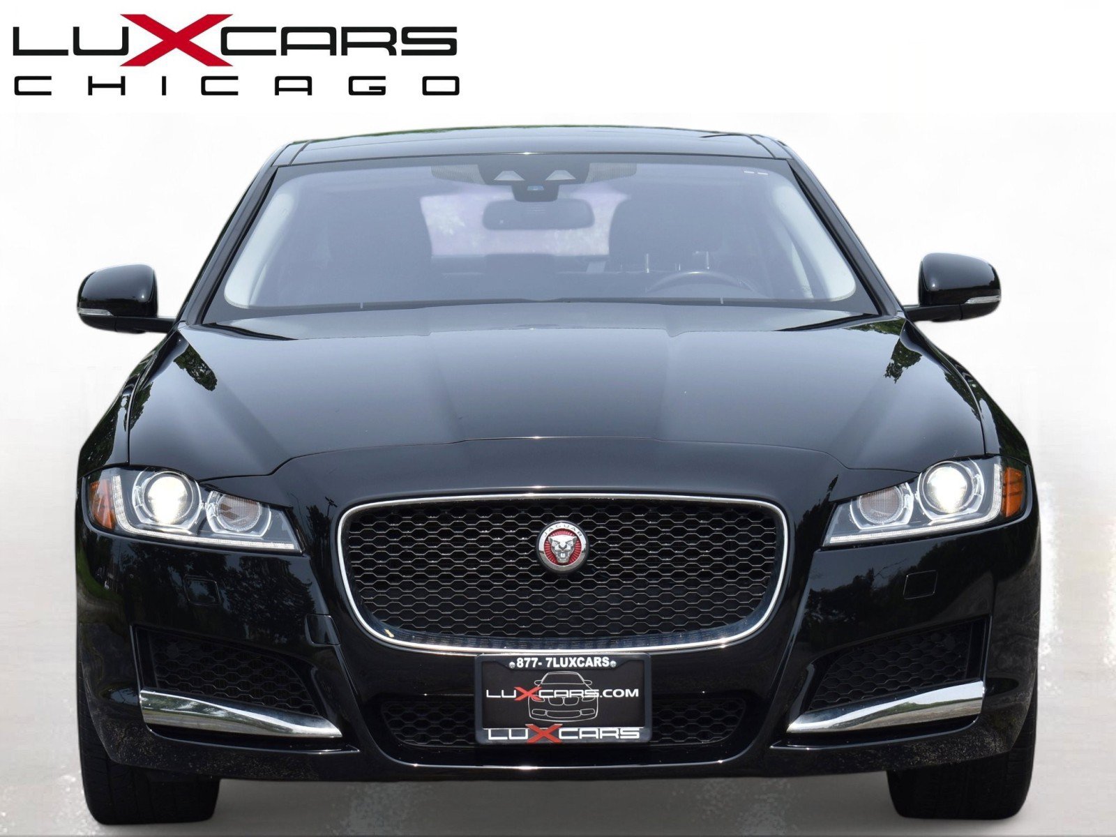 Used 2018 Jaguar XF AWD image 2