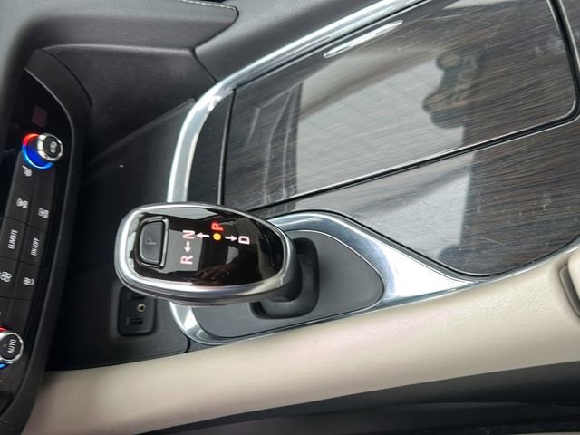 Used 2019 Buick Enclave Essence image 25