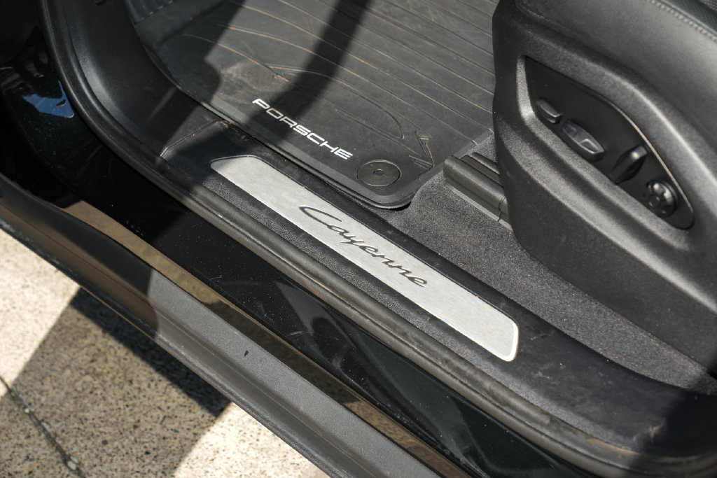 Certified 2026 Porsche Cayenne E-Hybrid AWD/4WD image 22