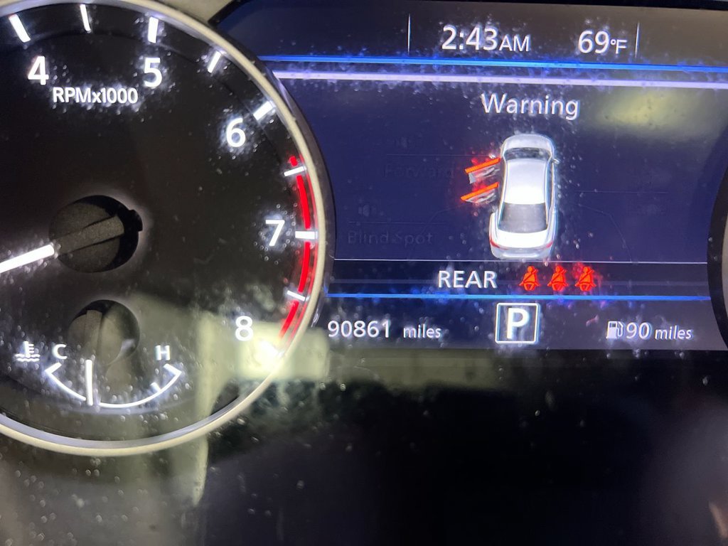 Used 2021 Nissan Sentra SR w/ SR Premium Package FWD image 13