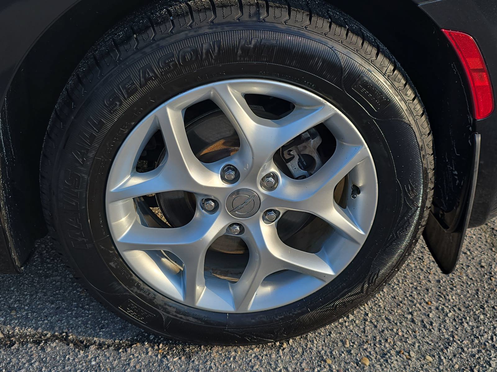 Used 2018 Chrysler Pacifica Touring Plus w/ Tire & Wheel Group FWD image 33