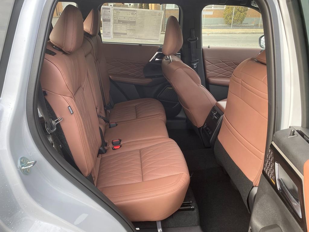 New 2026 Mitsubishi Outlander SEL FWD image 27