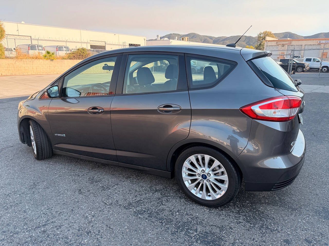 Used 2017 Ford C-MAX SE FWD image 14