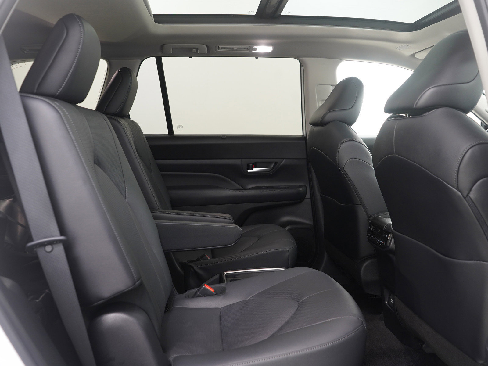 Used 2024 Toyota Grand Highlander Limited image 14