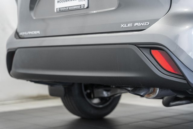 New 2025 Toyota Highlander XLE image 8