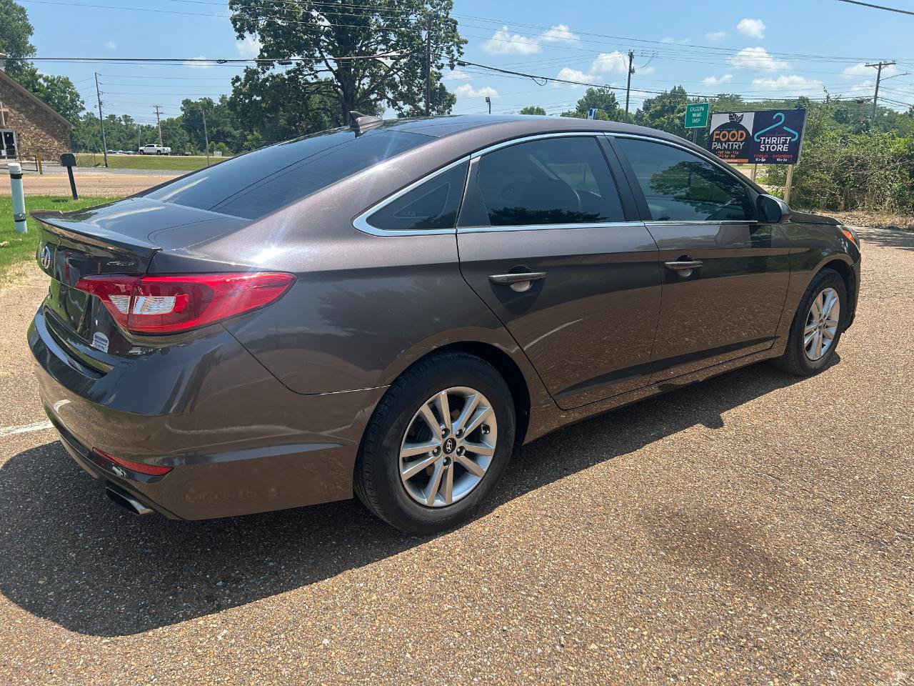 Used 2017 Hyundai Sonata SE FWD image 4