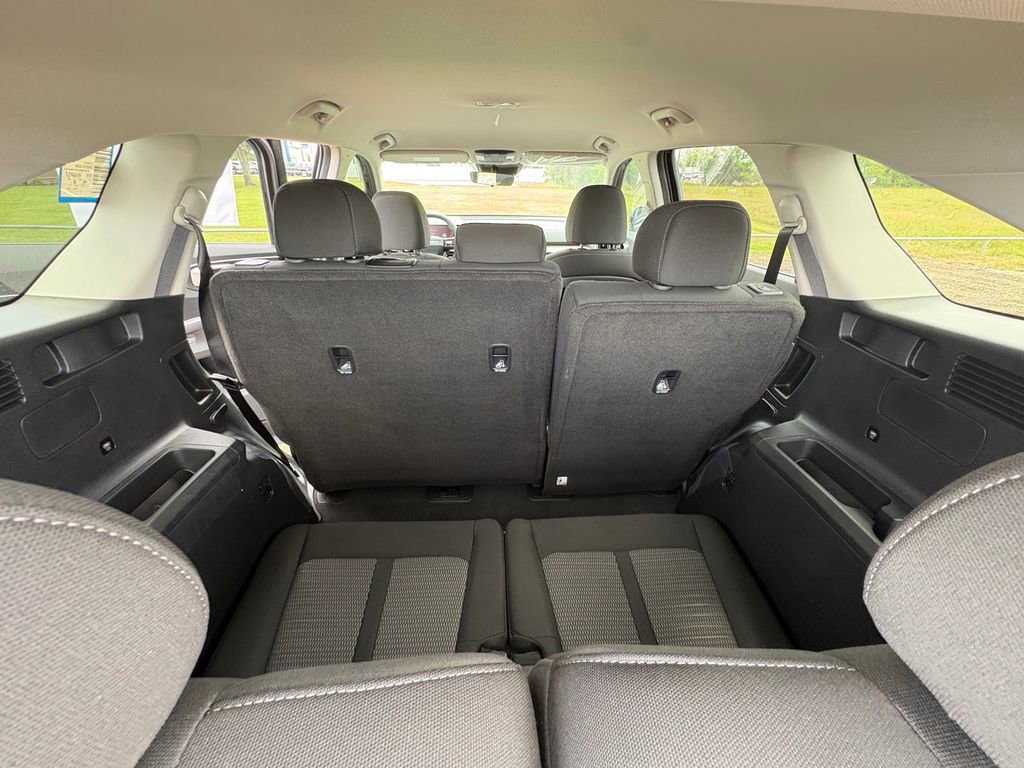 New 2026 Kia Sorento LX FWD image 13