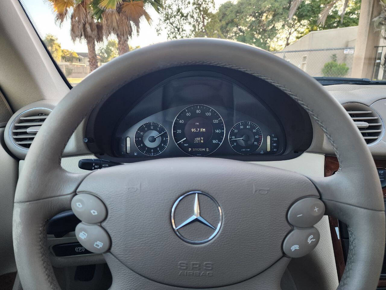 Used 2004 Mercedes-Benz CLK 320 Coupe image 27