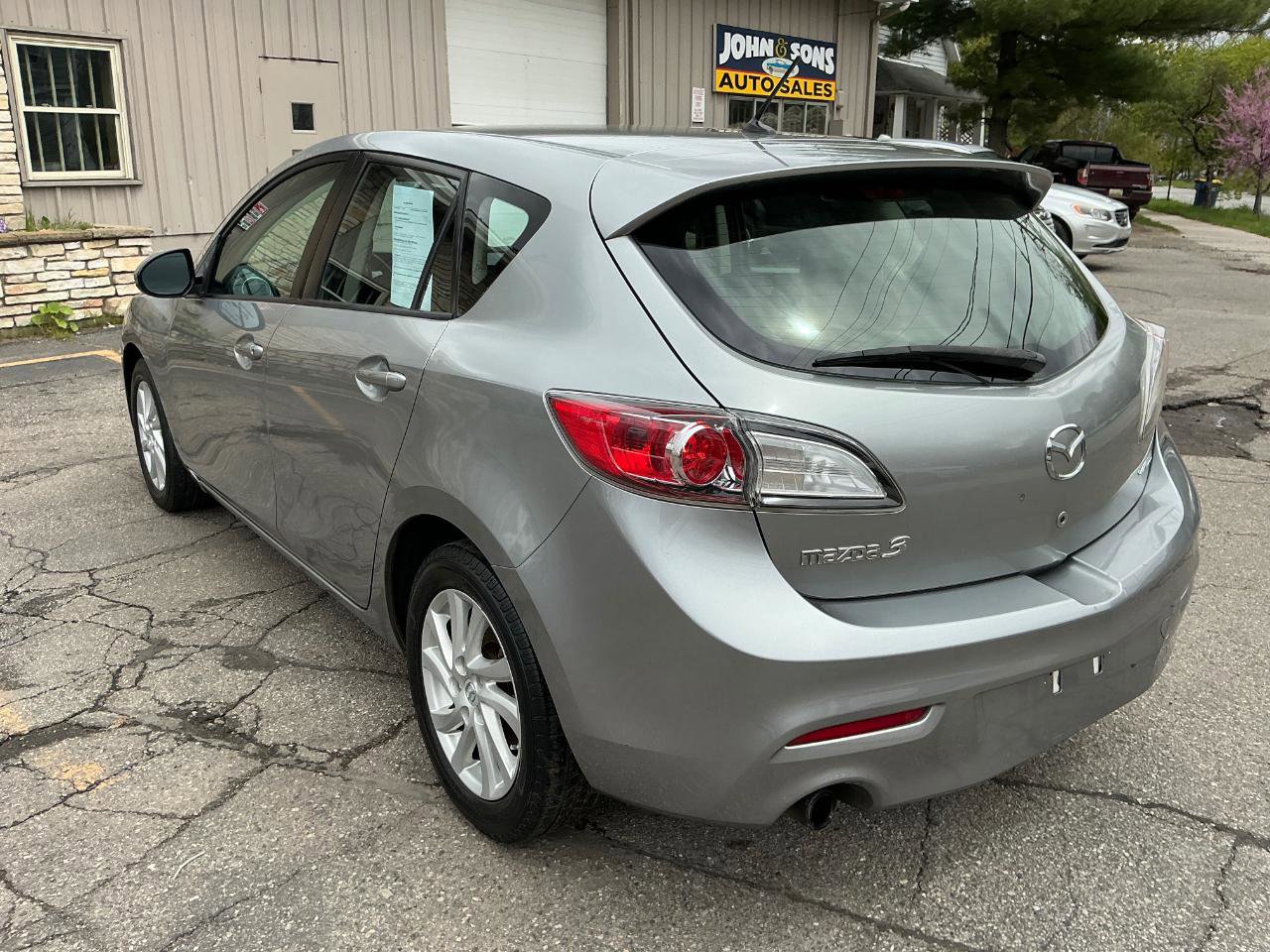 Used 2012 MAZDA MAZDA3 i Touring FWD image 5