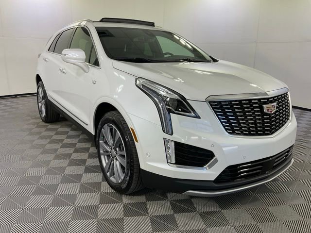 Used 2025 Cadillac XT5 Premium Luxury w/ Technology Package AWD/4WD image 3