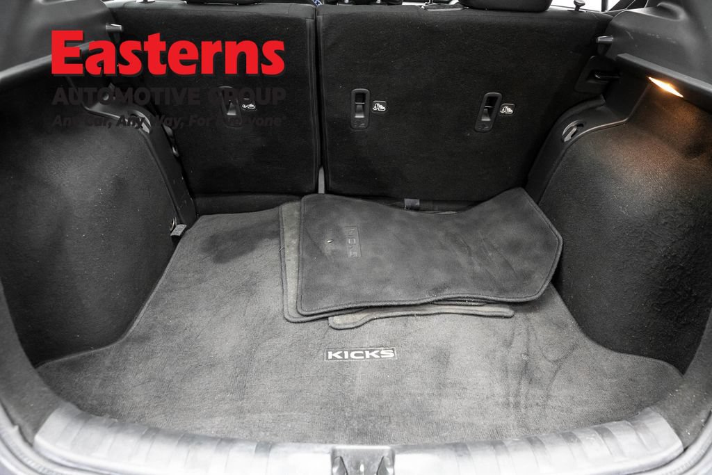Used 2023 Nissan Kicks S FWD image 9