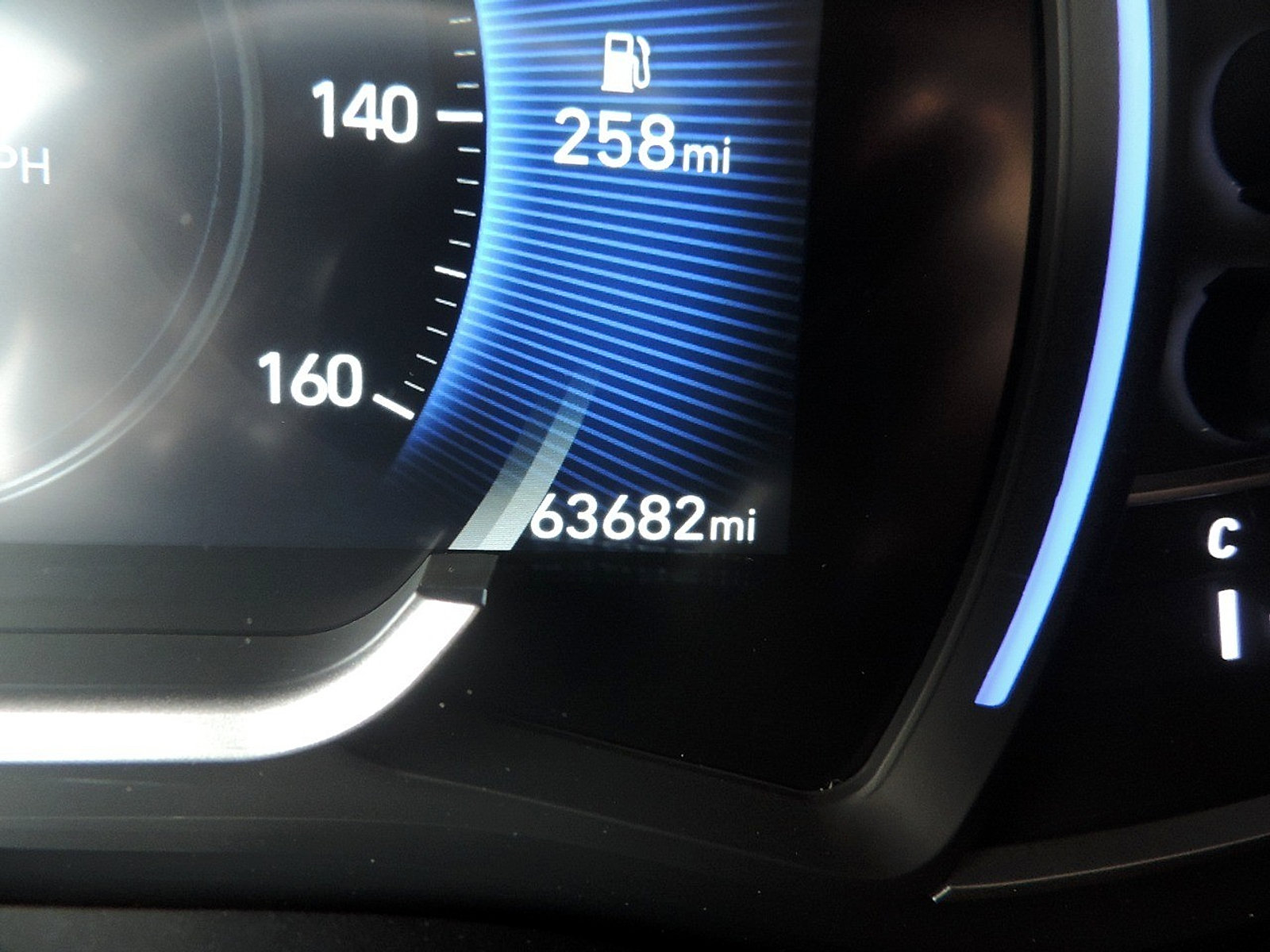 Used 2020 Hyundai Santa Fe Limited FWD image 29