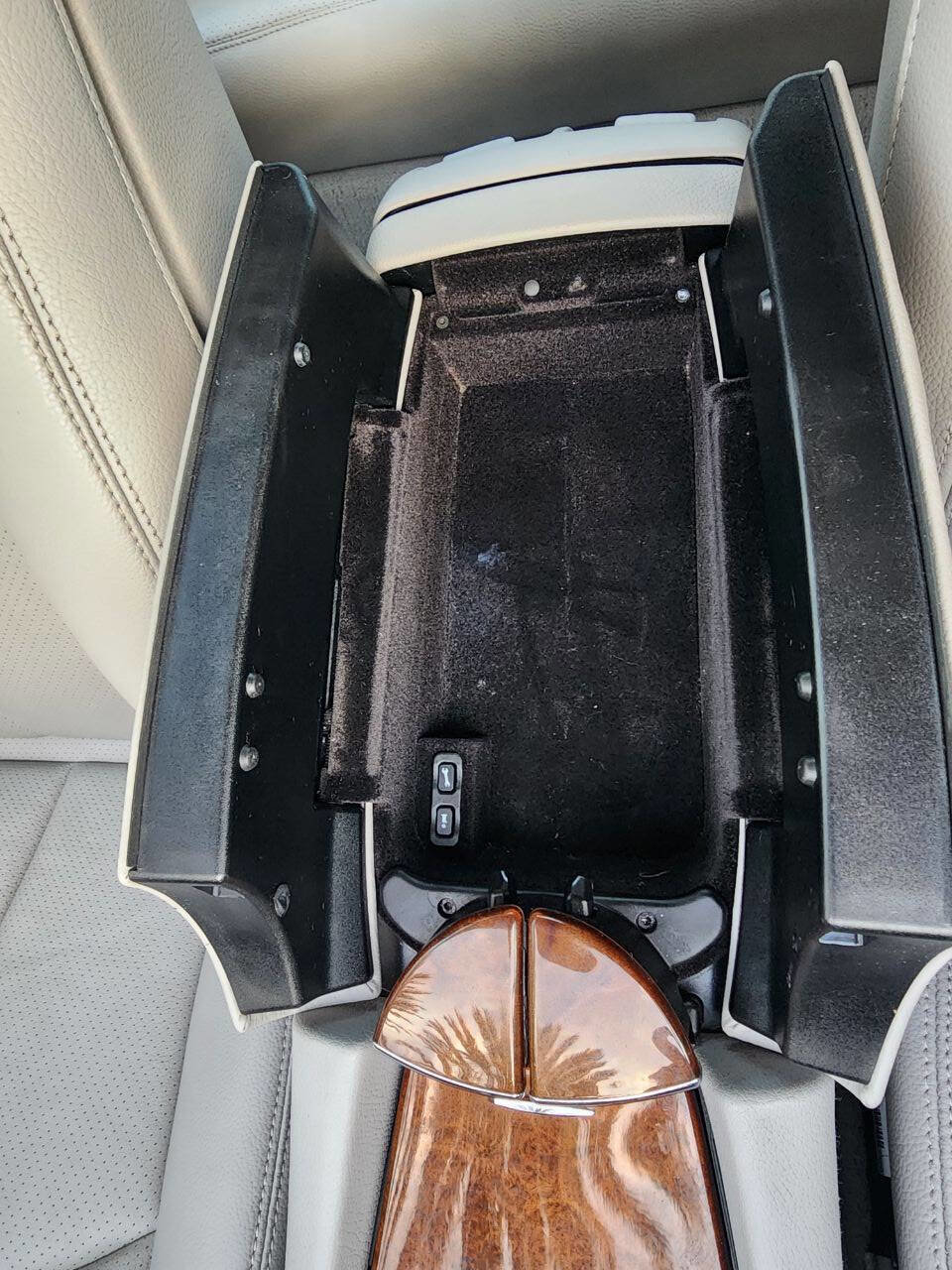 Used 2005 Mercedes-Benz E 320 Sedan image 35